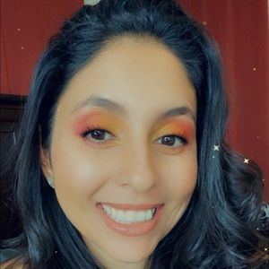 Meet your Posher, Leticia